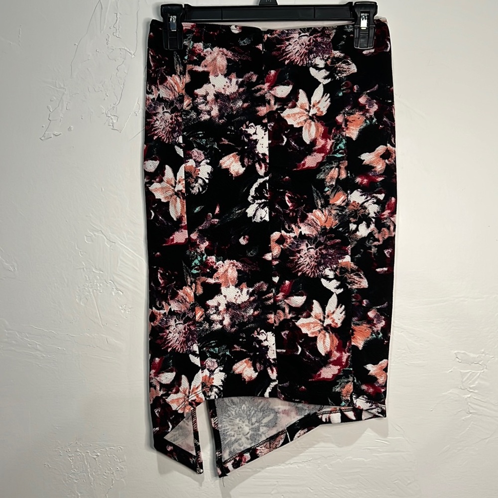 Material Girl Floral Patterned Split Side Asymmet… - image 4